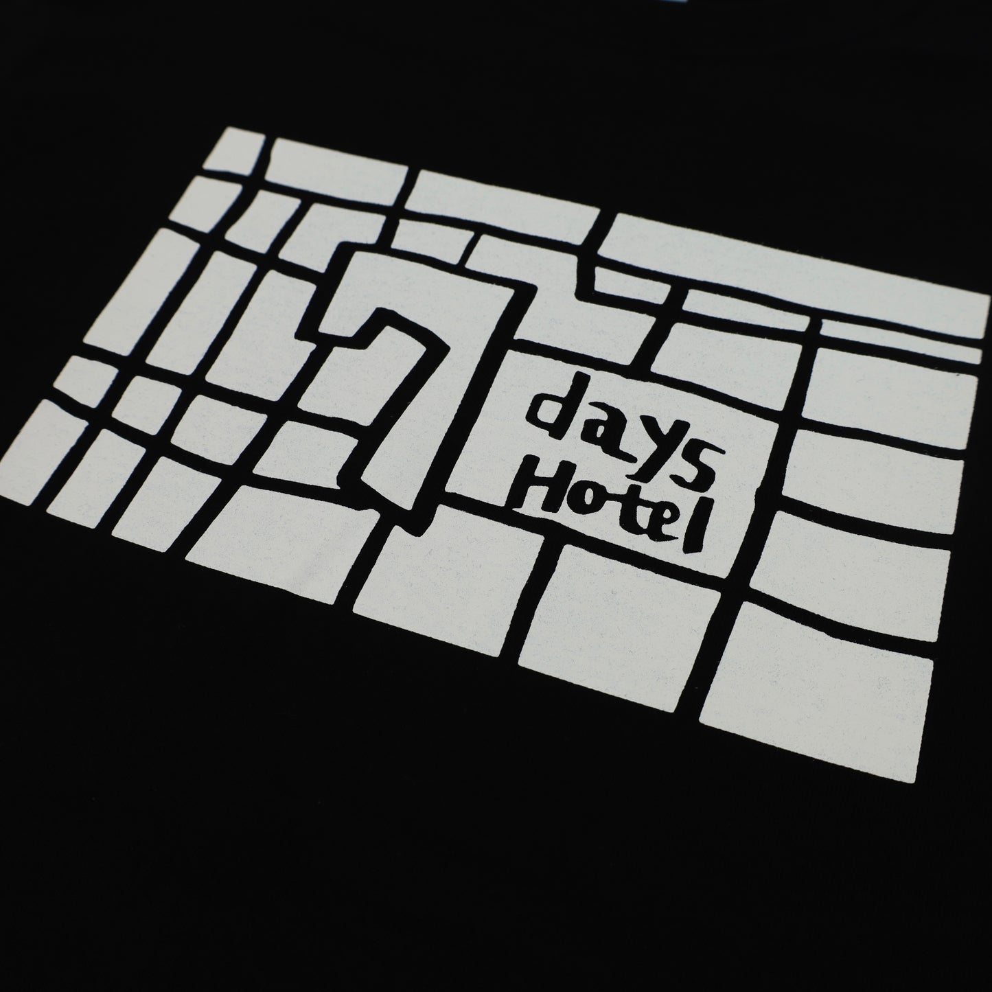 7days hotel Tシャツ