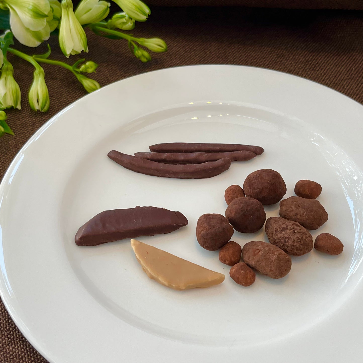 poirier chocolat   "Amuse-bouche"（フルーツやナッツのチョコレート5種)
